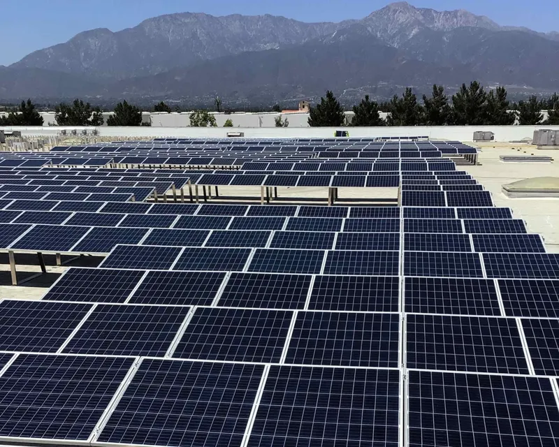 Commercial rooftop solar installation by Keen Energy