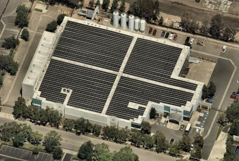 793kW rooftop solar array at a plastic injection molding facility in La Verne, installed by Keen Energy